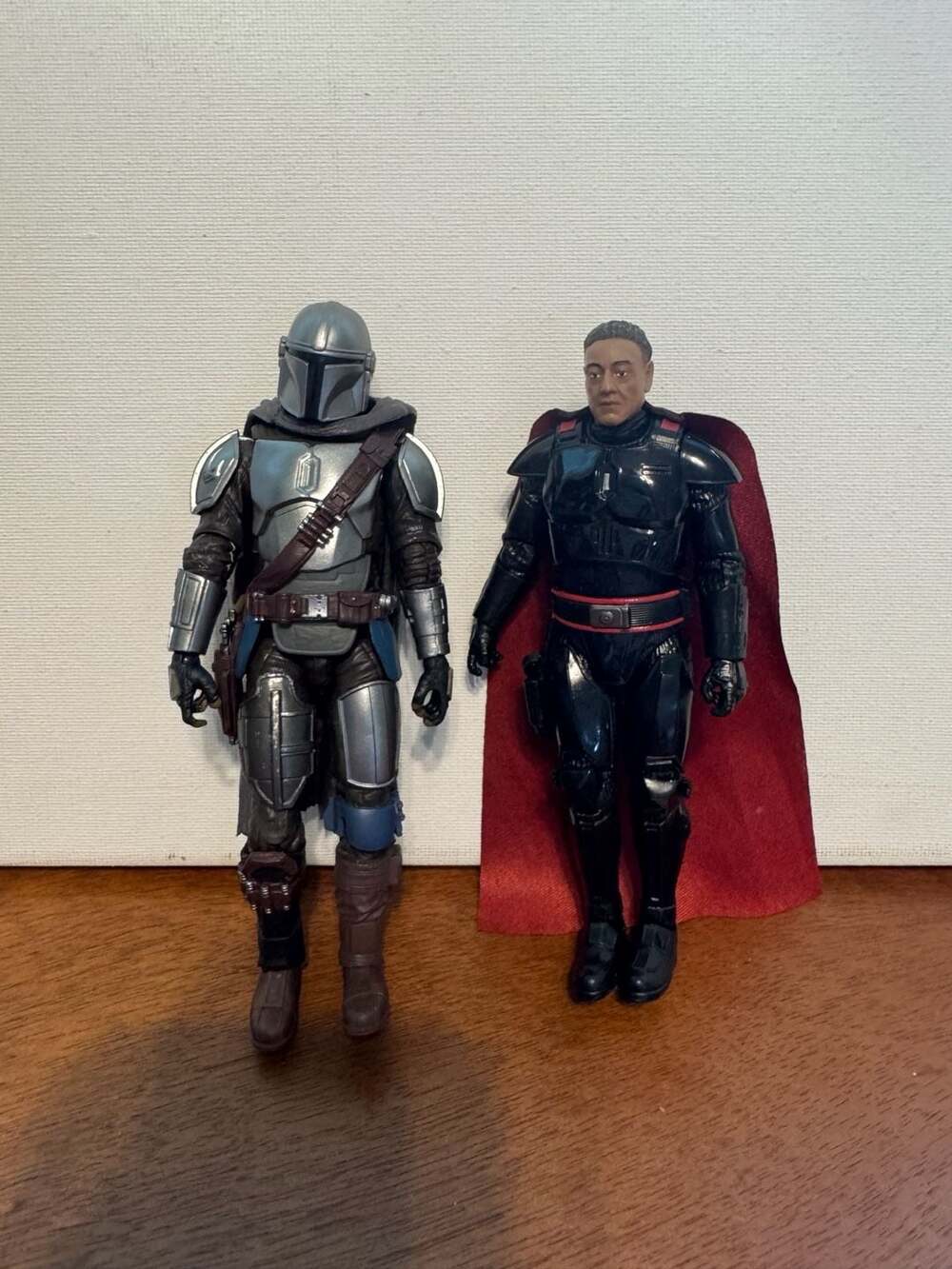 Hasbro Star Wars The Mandalorian and Moff Gideon 6-inch Action Figures